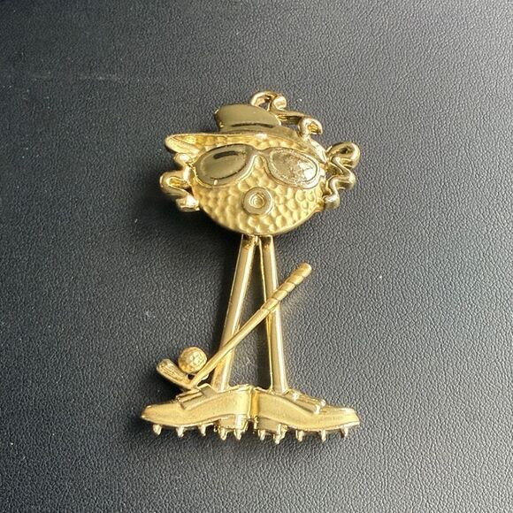 Ajc Jewelry - AJC Signed Articulating Gold Tone Vintage Lady Golfer Brooch.